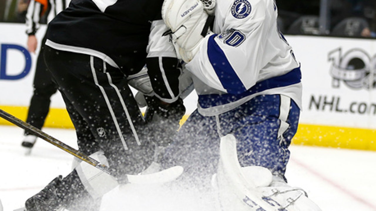 Hedman scratched late, but Lightning hold off Kings 2-1 (Jan 16, 2017)